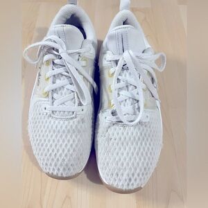 Women’s White Nike Sneakers Size 7.5